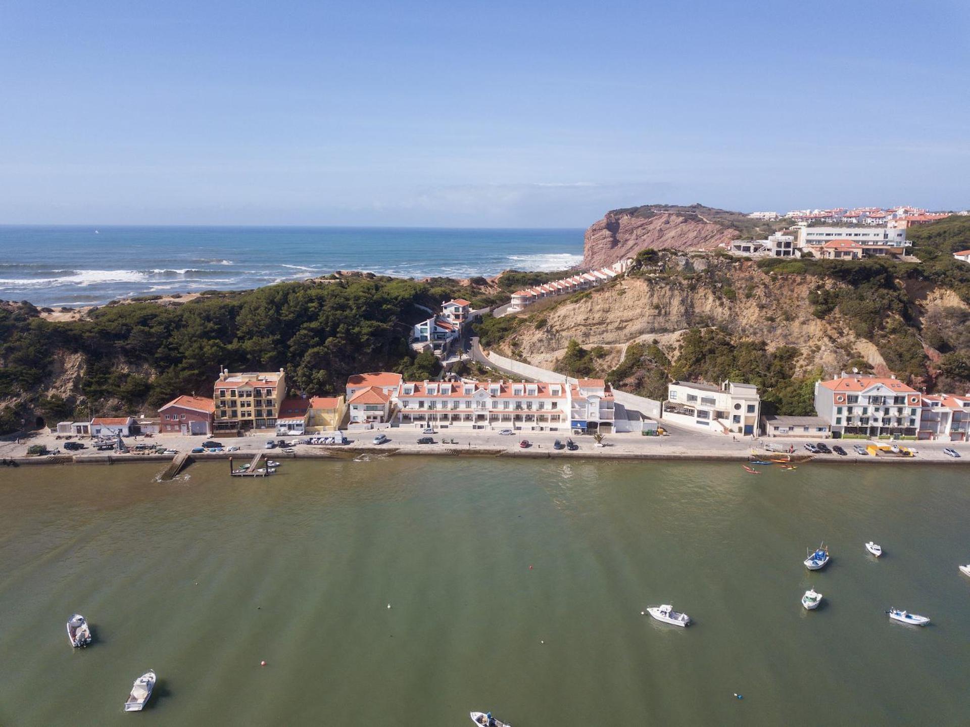 Baia Residence 2 - Holiday Apartments - By Sch São Martinho do Porto Exterior photo